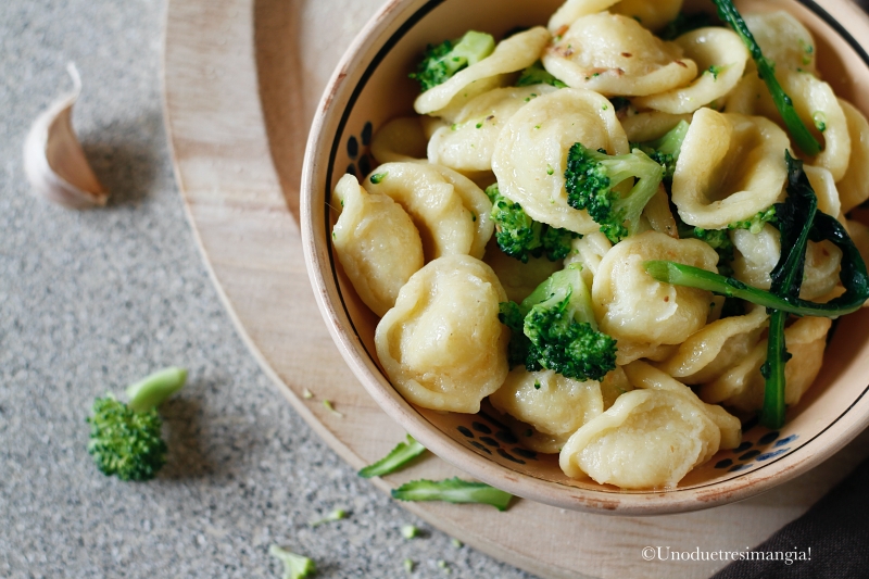 Orecchiette Con I Broccoli - Ricetta Pugliese · Unoduetresimangia!