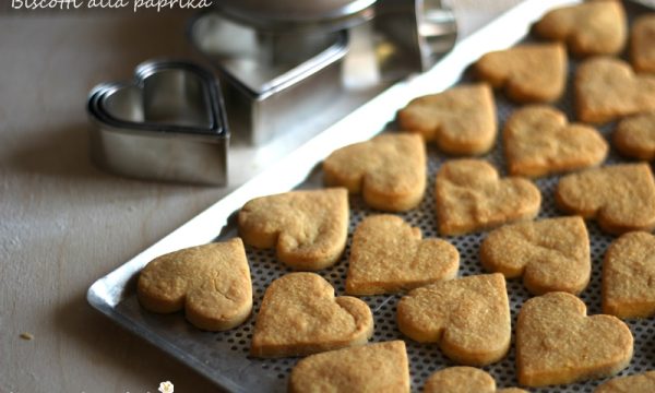 Biscotti alla paprika e formaggio