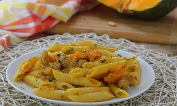 Penne con salsiccia e zucca