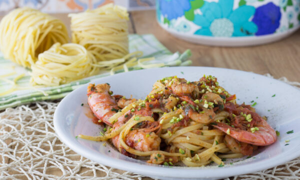 Linguine con gamberi e pistacchi