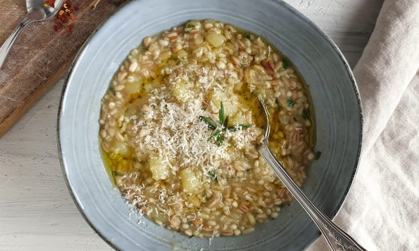 Zuppa di cereali e patate