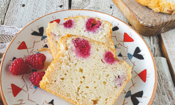 Plumcake soffice, vegano allo yogurt e lamponi