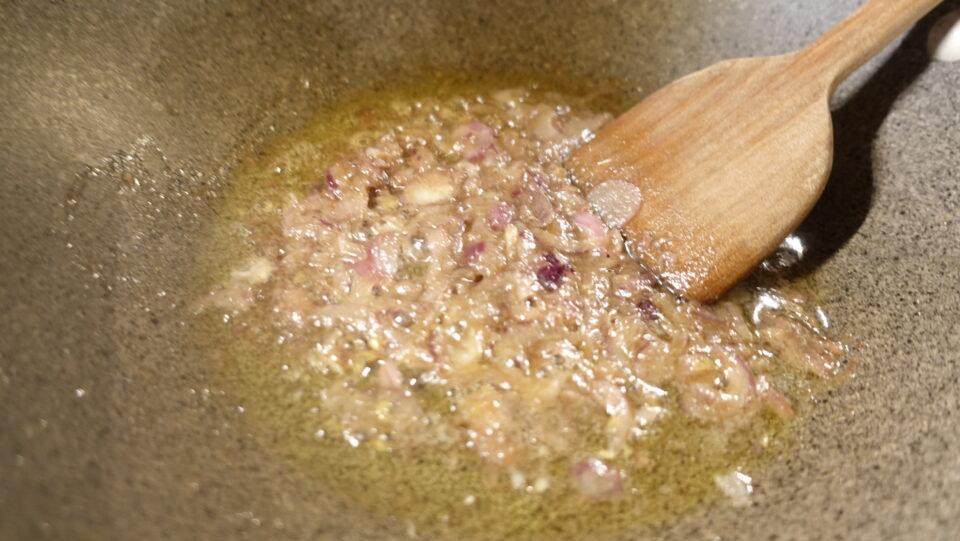 spaghetti acciughe e finocchietto selvatico