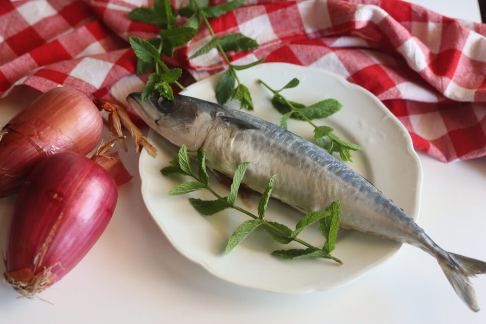 sgombro con cipolla caramelata