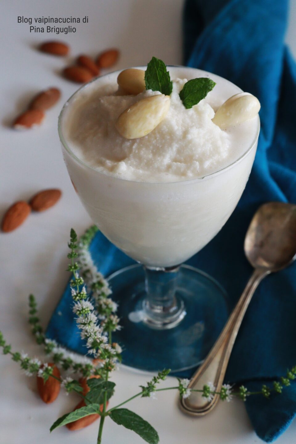 granita di mandorle siciliana