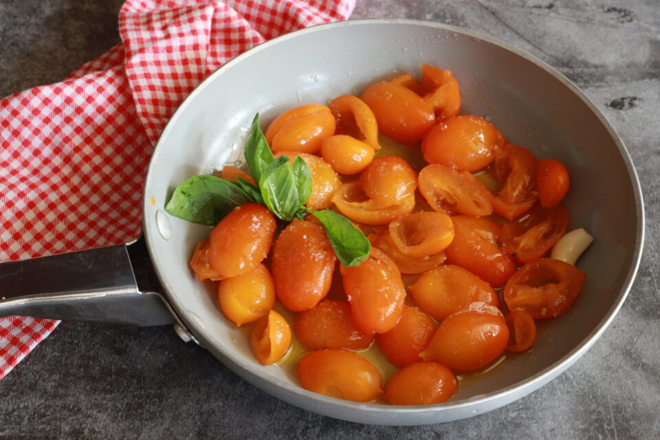 orecchiette con pomodorini gialli 