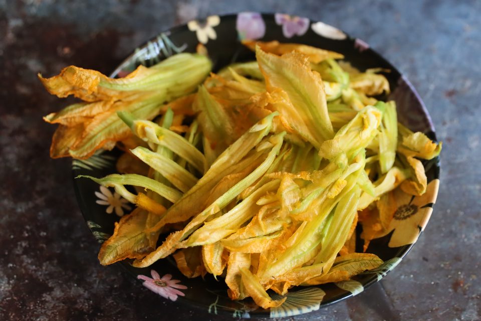 maccheroni con fiori di zucca