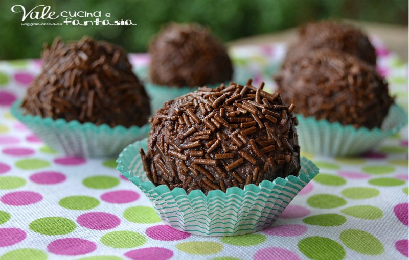 Tartufini di ricotta caffè e cacao ricetta senza cottura