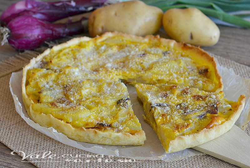 Torta salata con patate e cipolle ricetta veloce