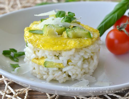 Sformato di riso con zucchine e frittata