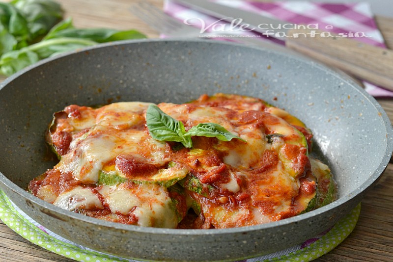 Parmigiana di zucchine e grana senza forno