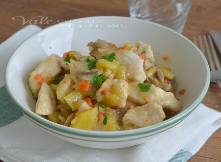 Bocconcini di petto di pollo con funghi e patate