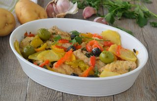 Filetti di Cernia gratinati con peperoni olive e patate