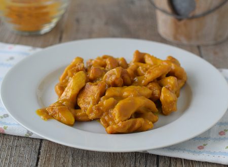 POLLO ALLO YOGURT con curcuma e mandorle