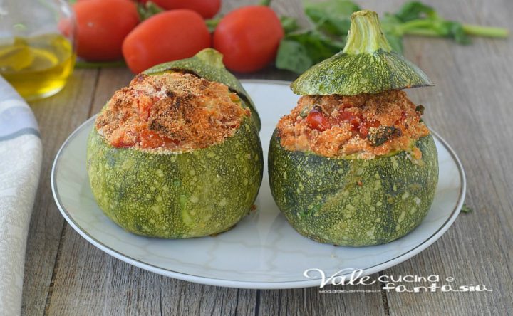 ZUCCHINE RIPIENE di pane e pomodori ricetta SENZA UOVA