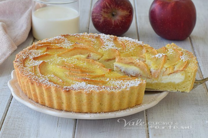 CROSTATA DI MELE ALLA CREMA DI PANNA