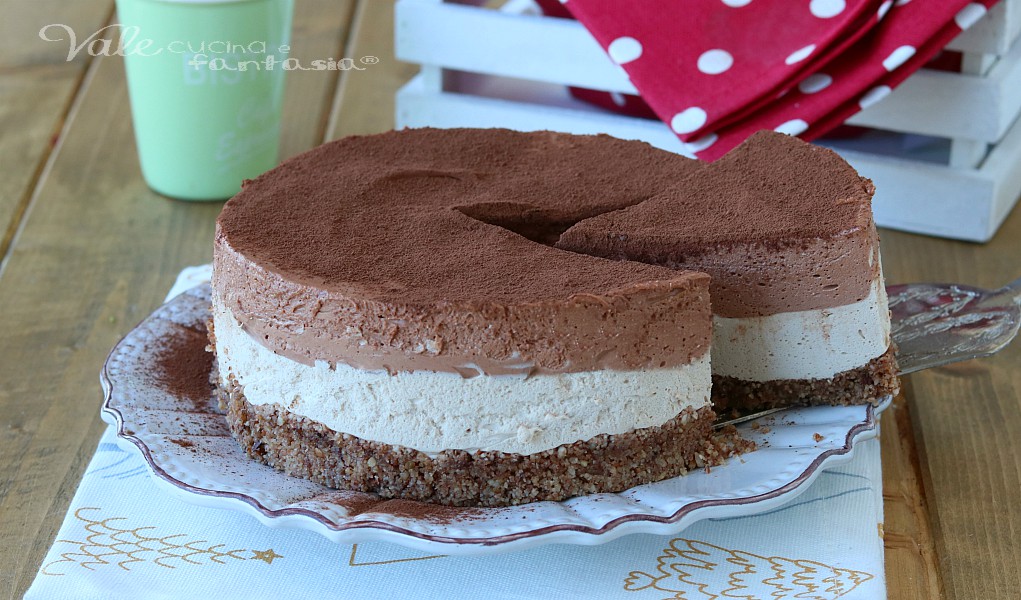 TORTA CON CAFFE NUTELLA E NOCCIOLE