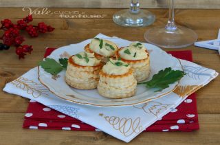 vol au vent di sfoglia con salsa