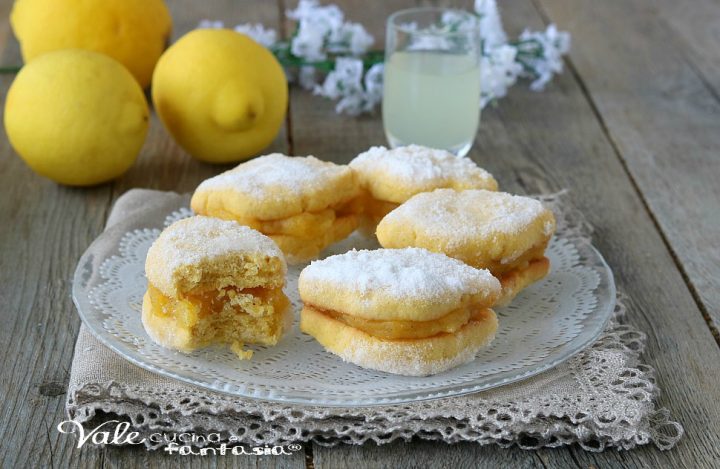BISCOTTI CON CREMA AL LIMONCELLO dolce con pasta frolla e crema