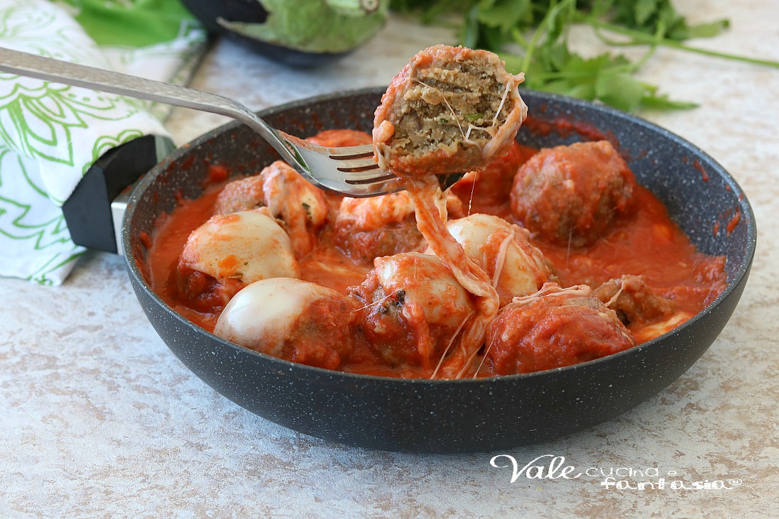 POLPETTE DI MELANZANE ALLA PIZZAIOLA secondo piatto vegetariano