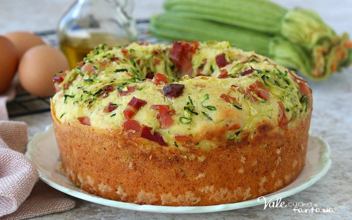 CIAMBELLA SALATA ZUCCHINE E SPECK con impasto alla ricotta