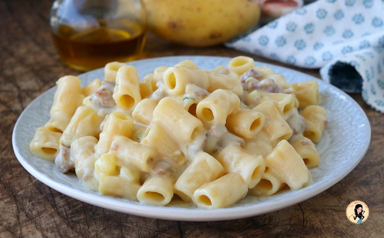 Pasta Con Crema Di Patate E Salsiccia Primo Piatto Veloce