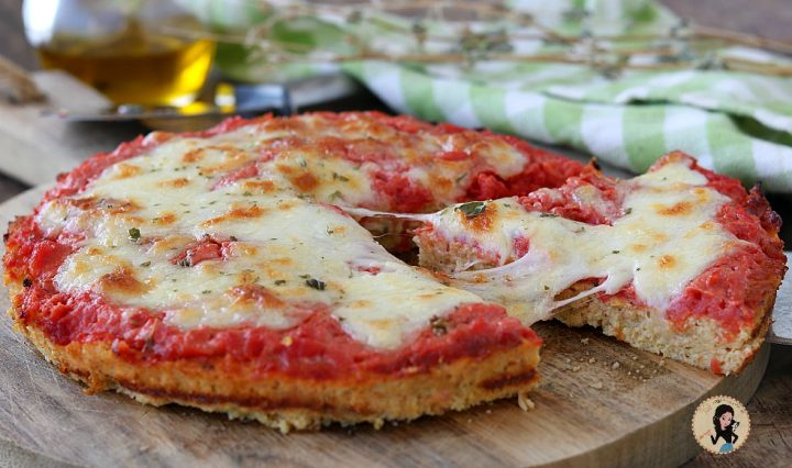 PIZZA DI CAVOLFIORE con pomodoro e mozzarella light