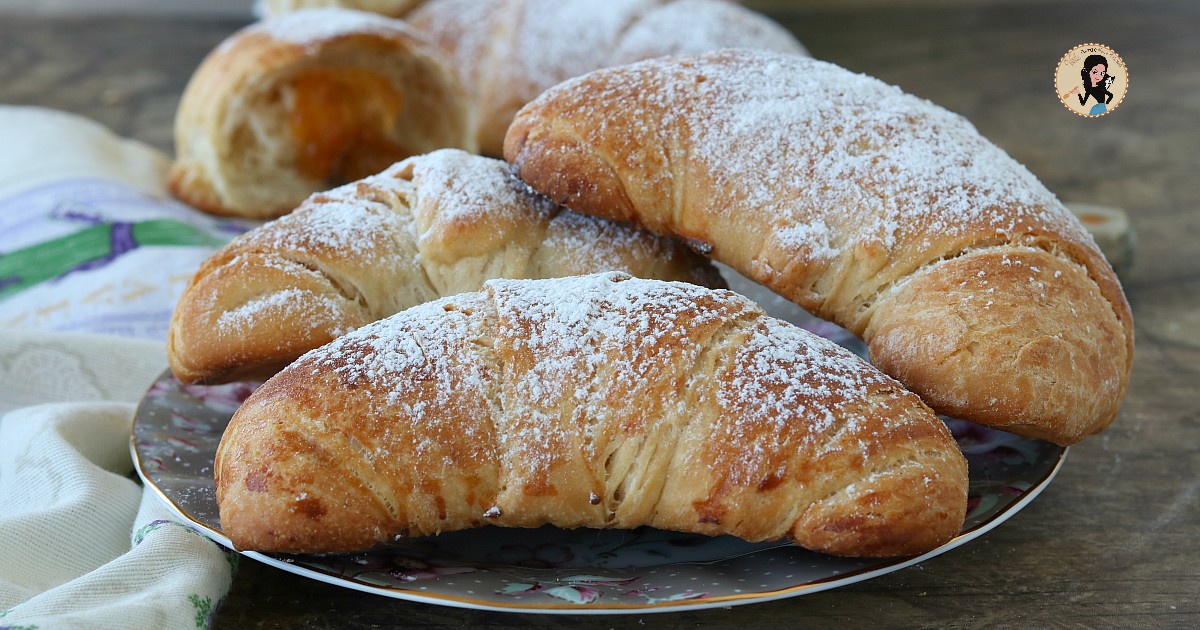 CORNETTI CON LIEVITO MADRE e con sfogliatura facile