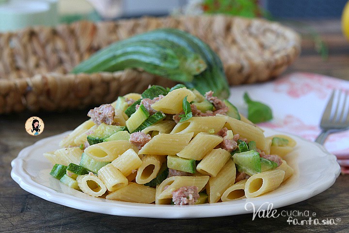 PASTA ZUCCHINE E SALSICCIA PRIMO PIATTO FACILE