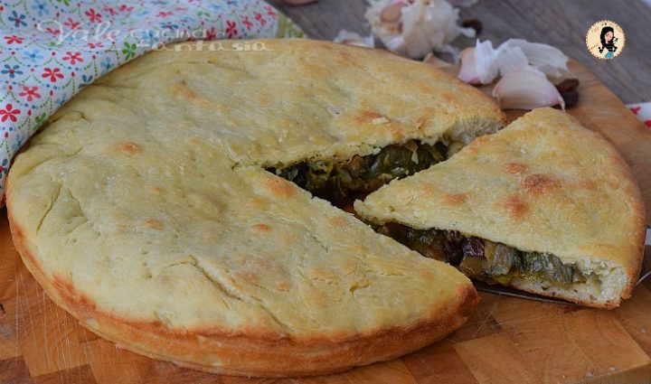 PIZZA RIPIENA DI SCAROLA