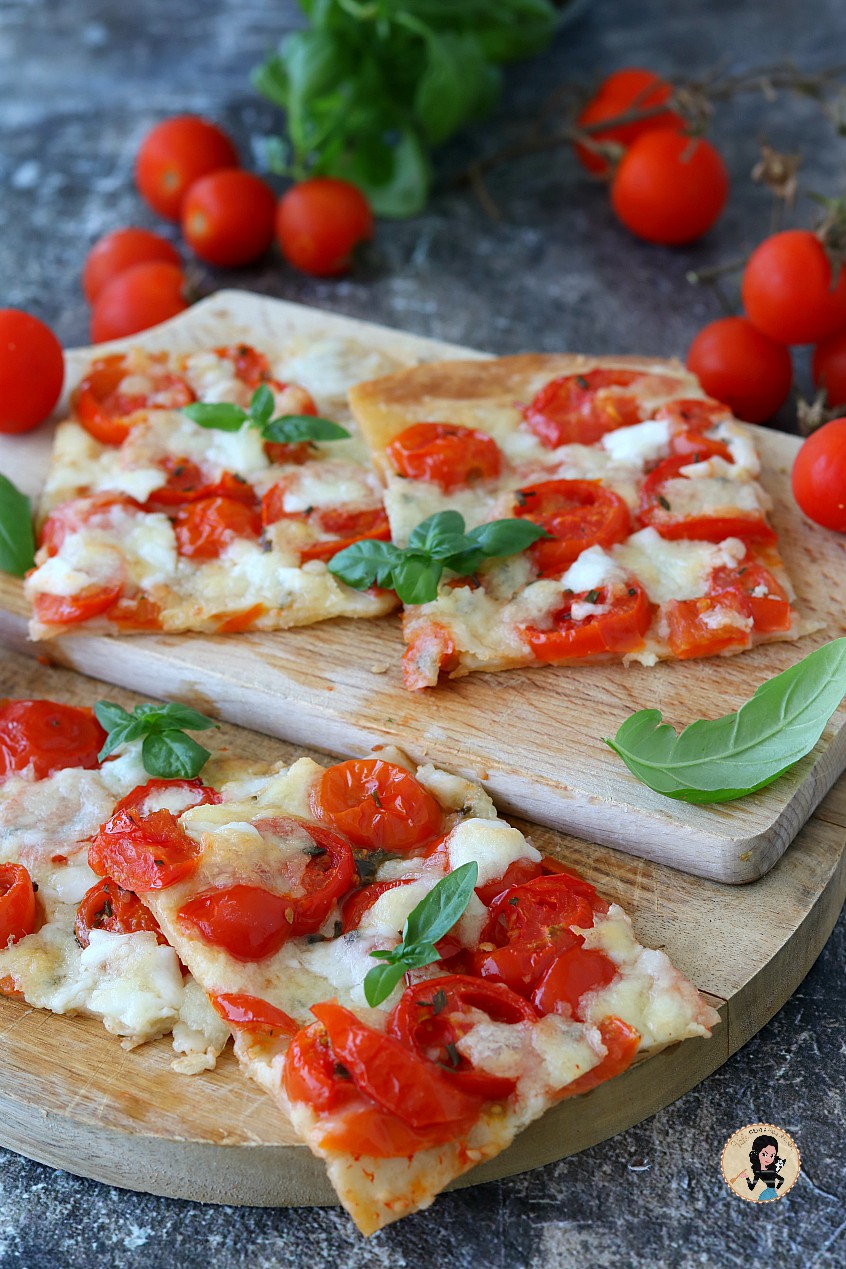 PIZZA BUFALA E POMODORINI ricetta furba per preparare la pizza