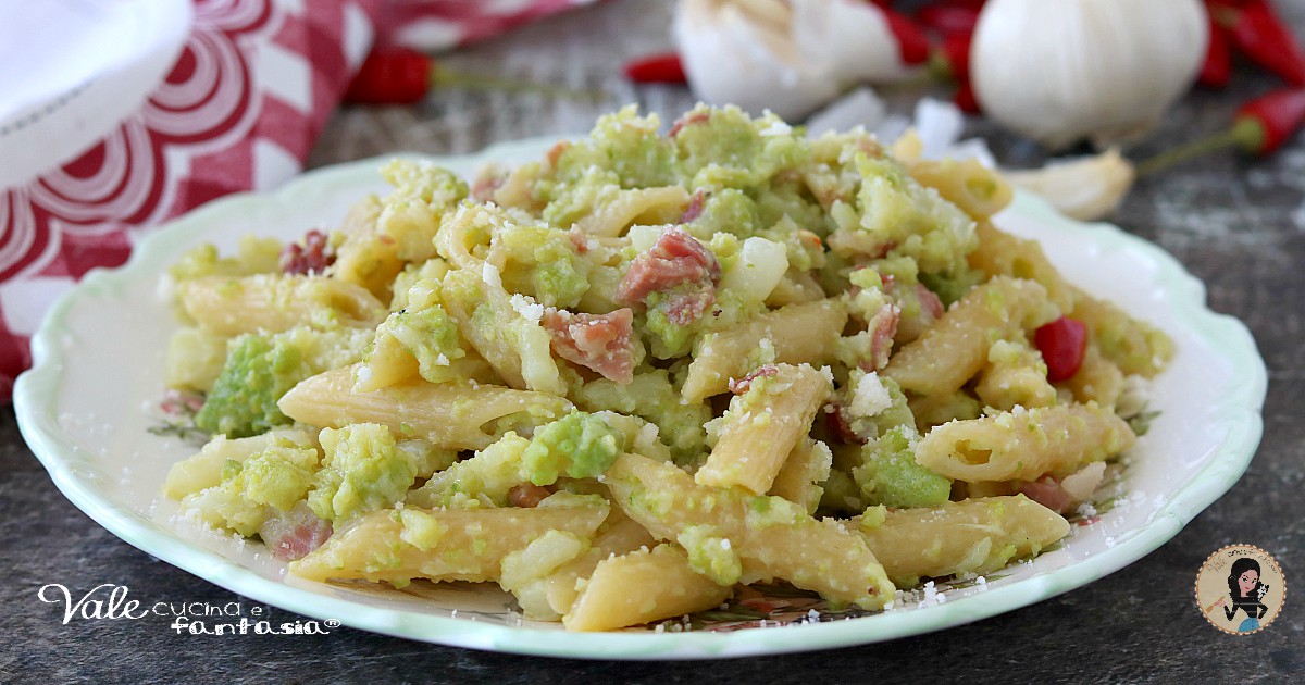 PASTA CON BROCCOLI E SPECK CON PECORINO ROMANO