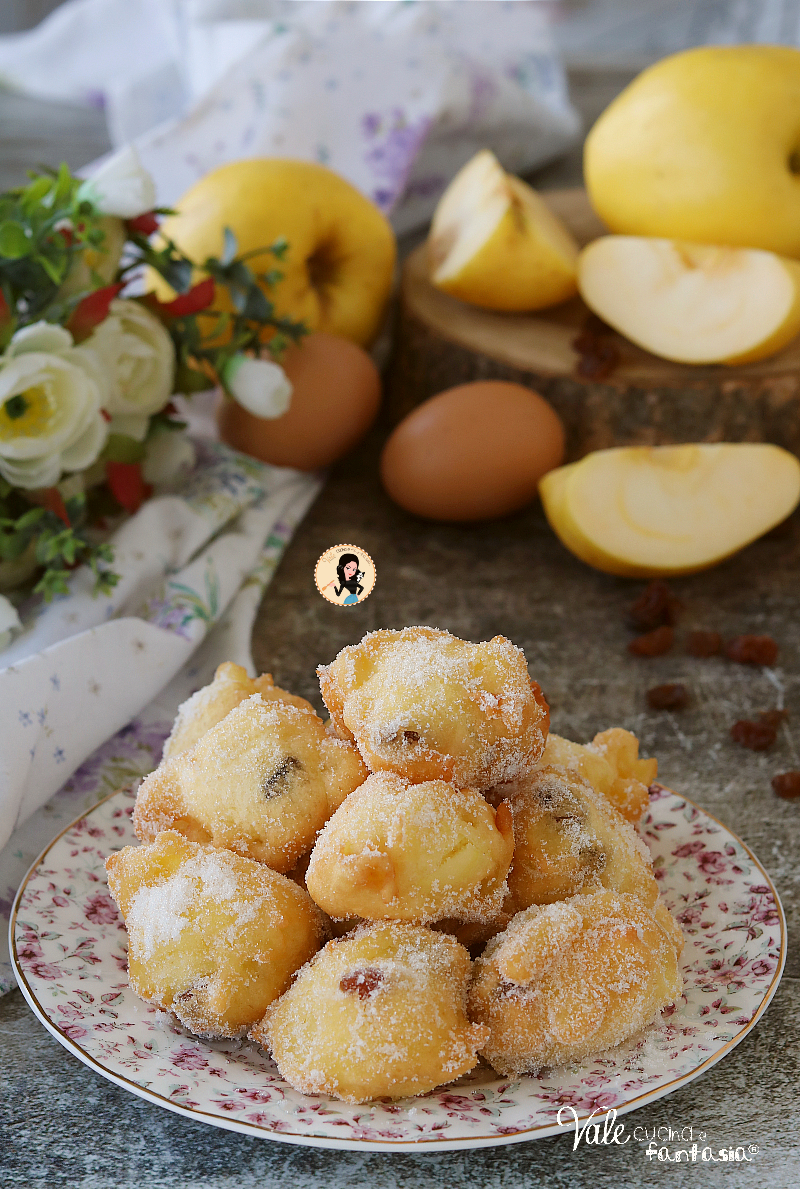 FRITTELLE DI MELE E UVETTA MORBIDISSIME RICETTA