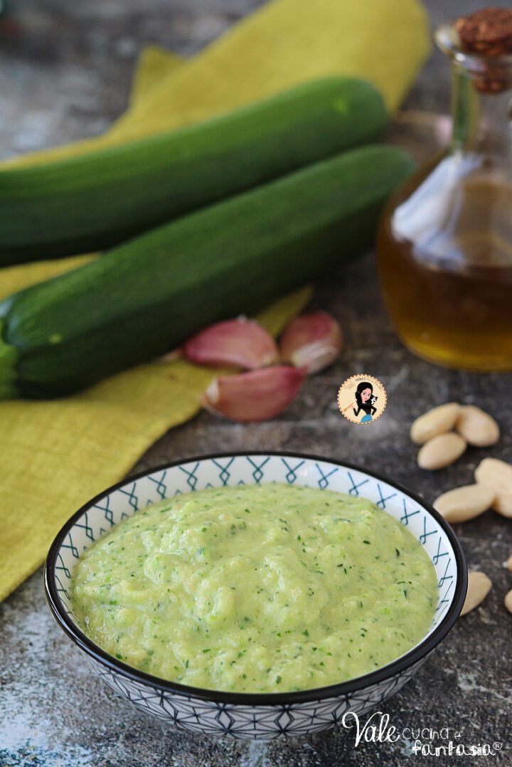 PESTO DI ZUCCHINE E MANDORLE ricetta facile e veloce
