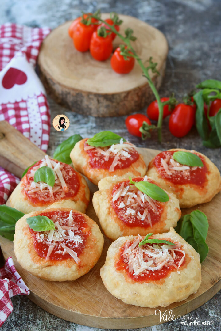 PIZZELLE FRITTE O Pizzette Fritte O Montanare Ricetta Napoletana