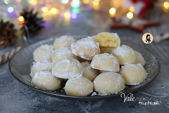 BISCOTTI PALLE DI NEVE ricetta biscotti di Natale alle mandorle