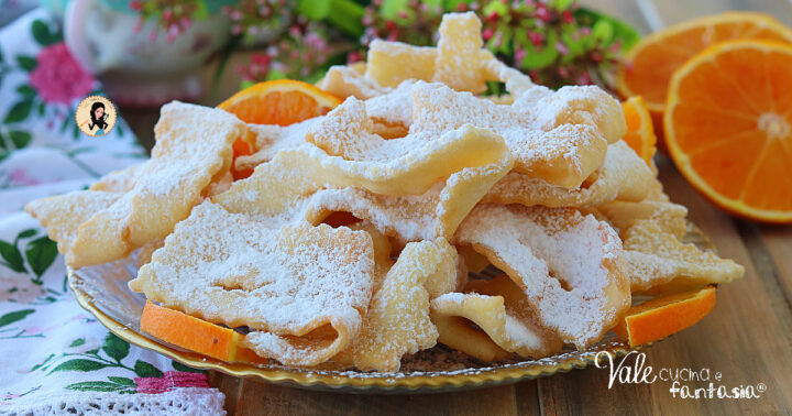 CHIACCHIERE ALLE ARANCE ricetta di Carnevale come farle friabili e profumatissime, ricetta frappe alle arance
