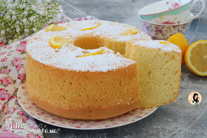 Chiffon cake al limone alta e morbida ricetta
