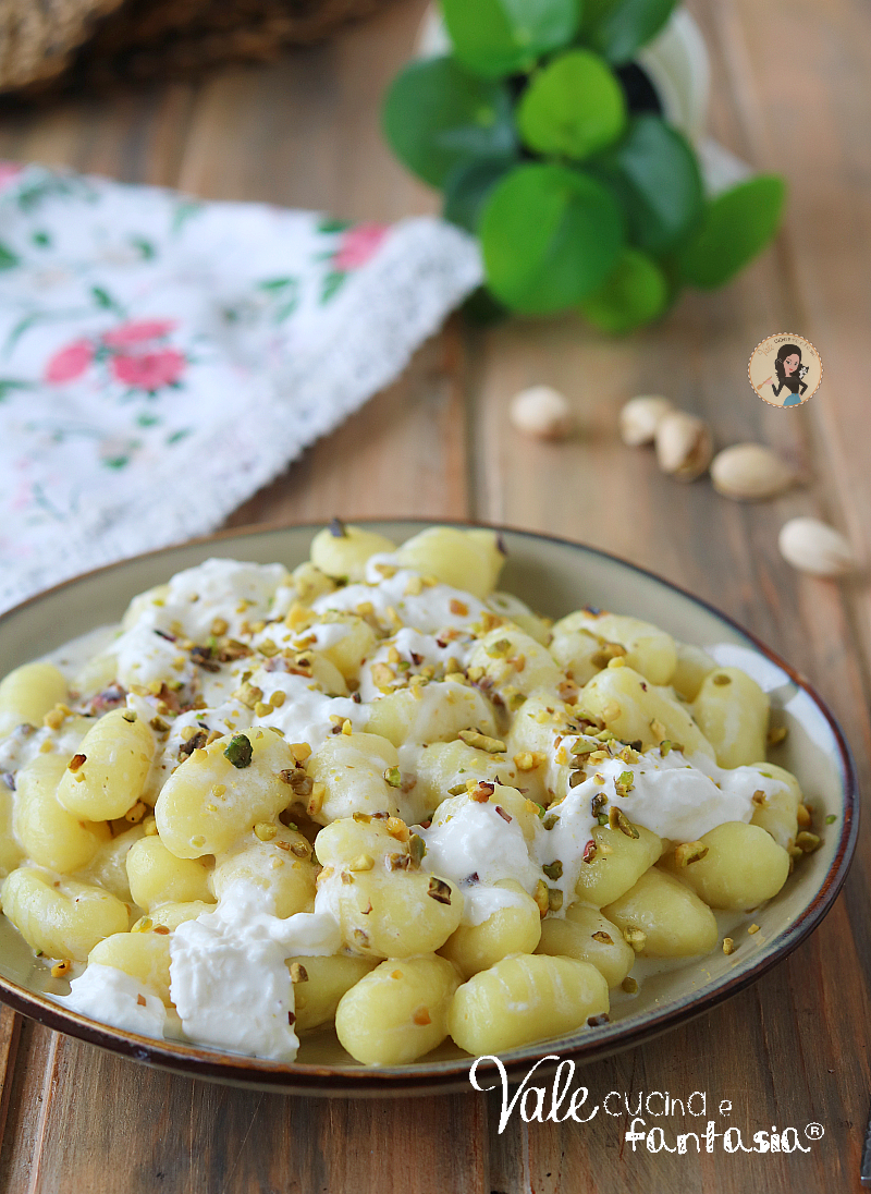 GNOCCHI CON PISTACCHI E BURRATA ricetta primo piatto facile