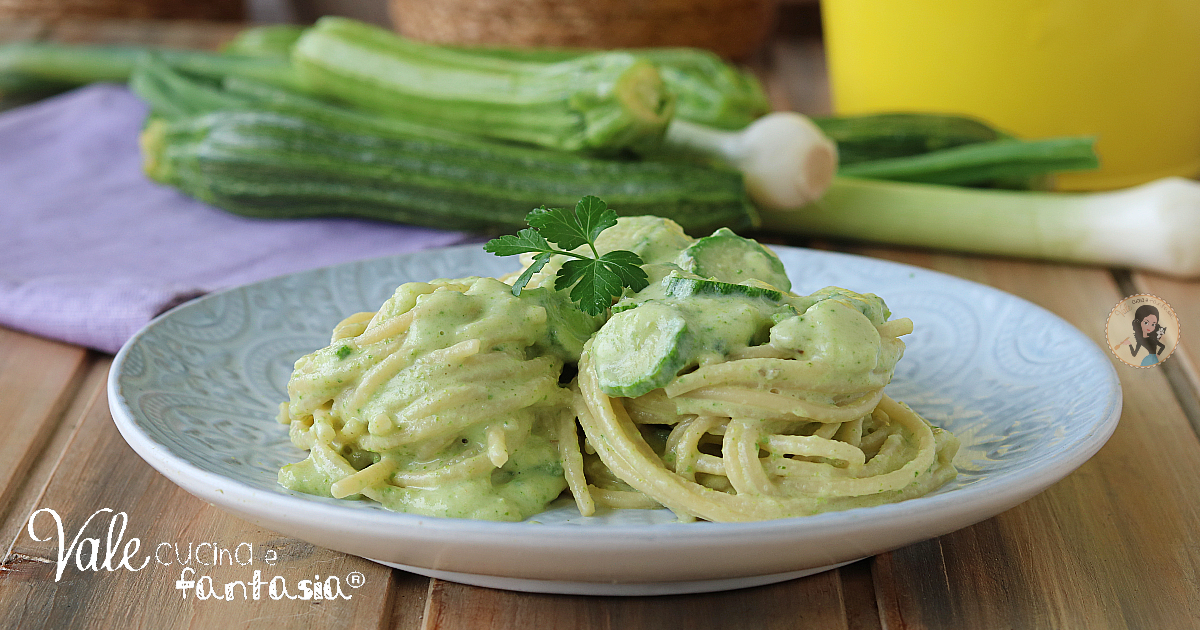 Pasta con crema di zucchine ricetta primo piatto leggero e veloce