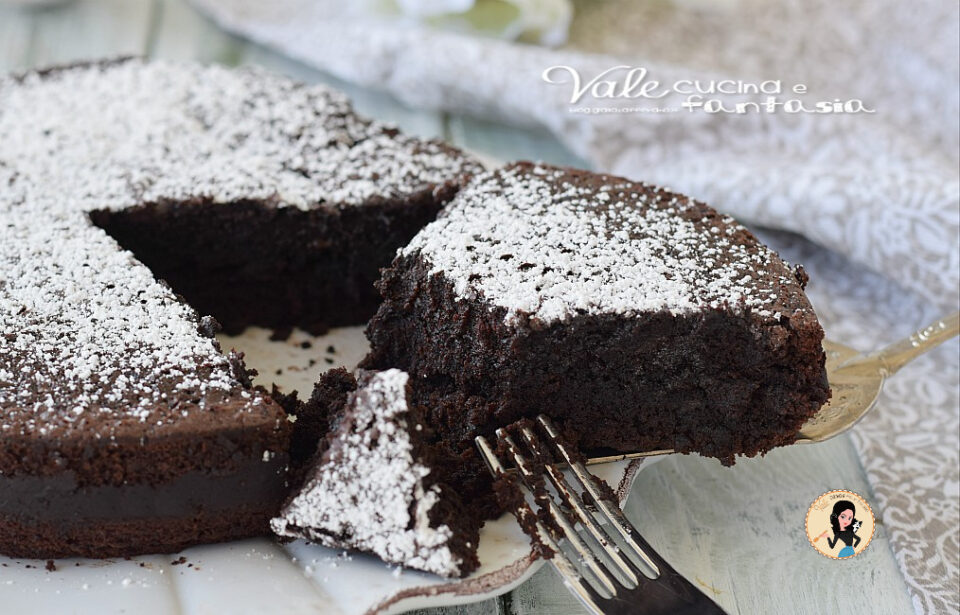 Torta al cioccolato dal cuore cremoso ricetta torta cuore caldo e goloso, torta al cioccolato dal cuore fondente