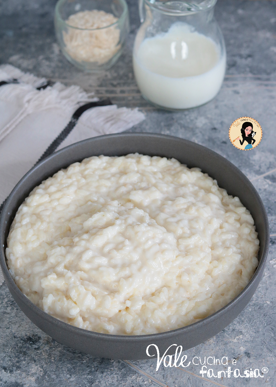 Riso al latte ricetta con soli 4 ingredienti semplice e buonissima, ricetta risotto al latte cremoso, minestra di riso al latte velocissima
