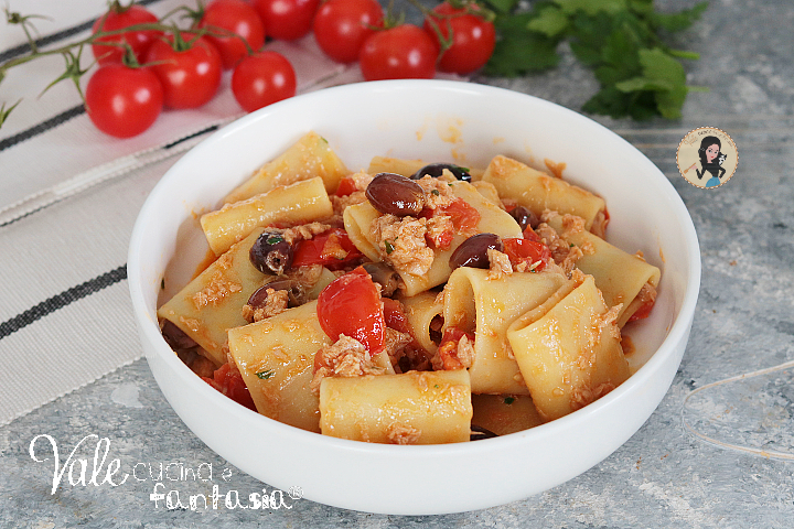 Pasta con sugo di olive e tonno ricetta primo piatto veloce