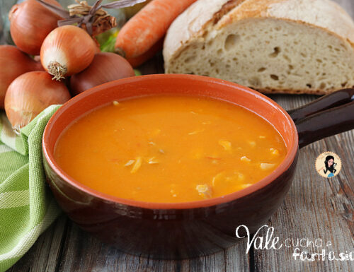 Zuppa di pollo e verdure