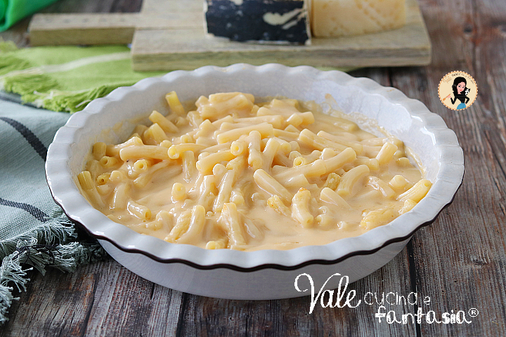 Mac and cheese o maccheroni al formaggio ricetta pasta al formaggio facile e veloce, ricetta americana originale!