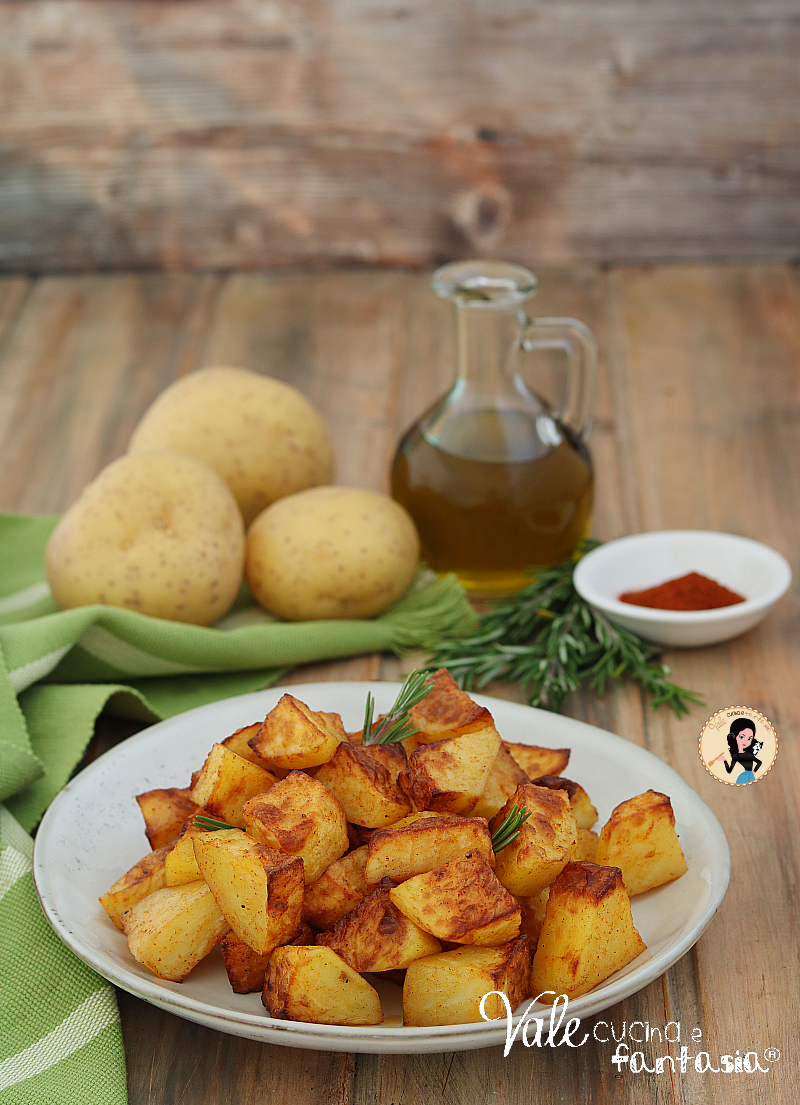 Patate alla paprika al forno ricetta per fare le patate al forno facile e gustosa