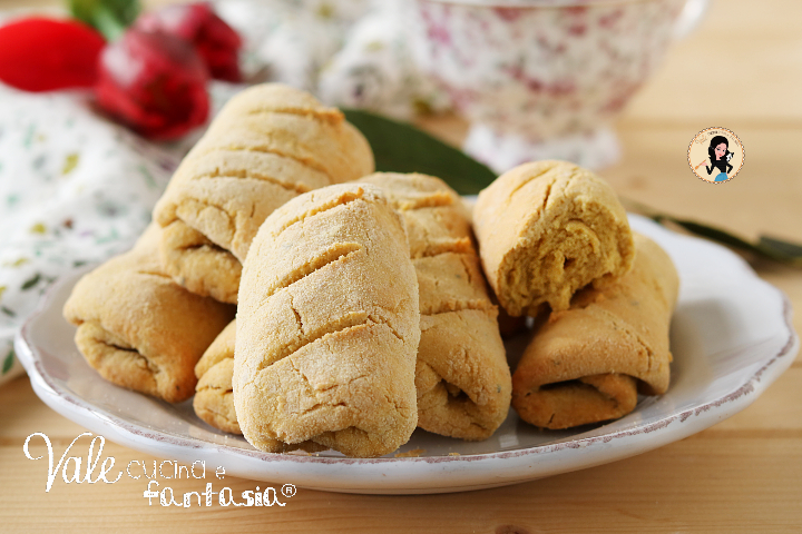 Panini con farina di ceci ricetta veloce, senza lievito, subito pronta, leggera e buonissima! Panini di farina di ceci senza lievitazione!