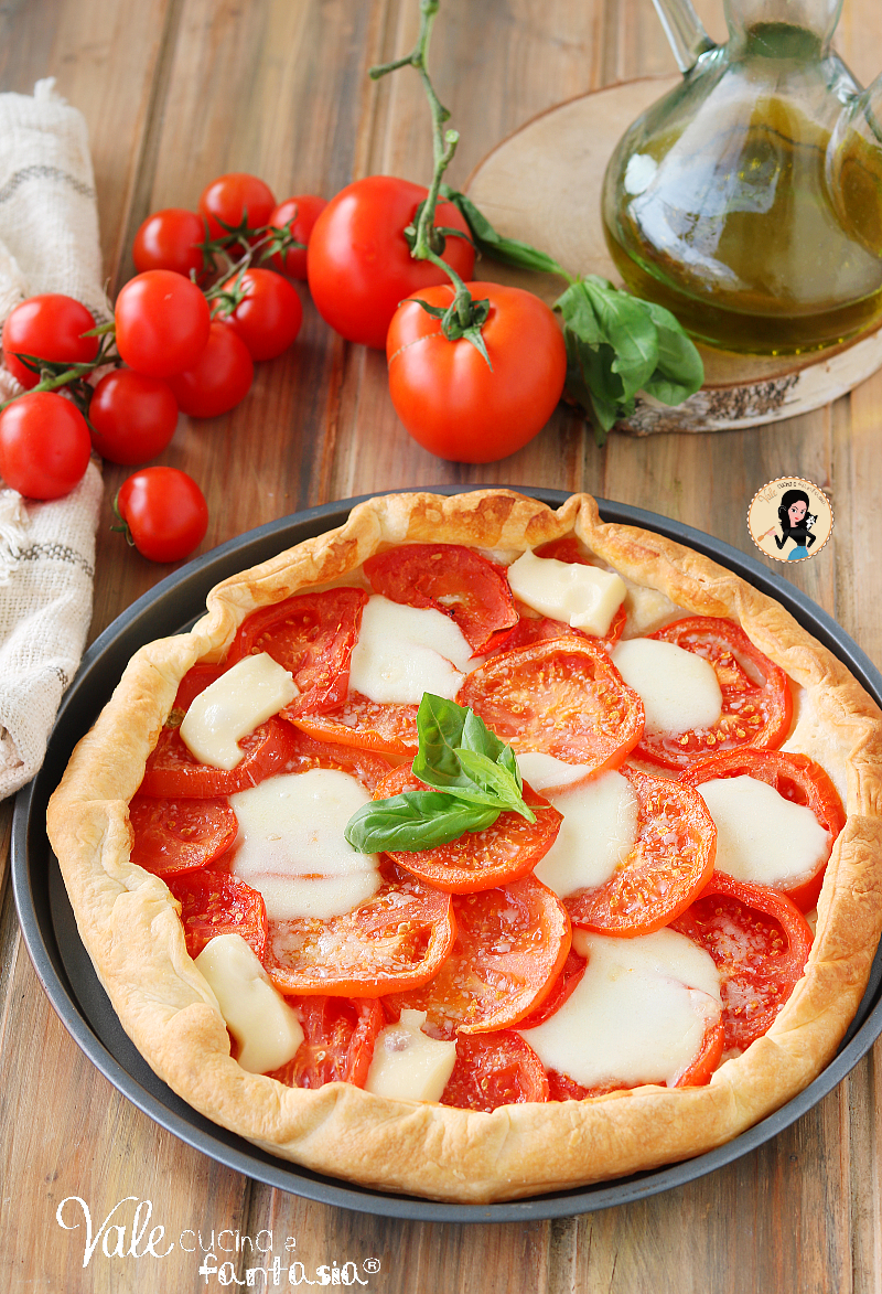 Torta di pomodori ricetta sprint da preparare in un attimo! Torta salata di sfoglia con pomodori, facile, veloce e buonissima!