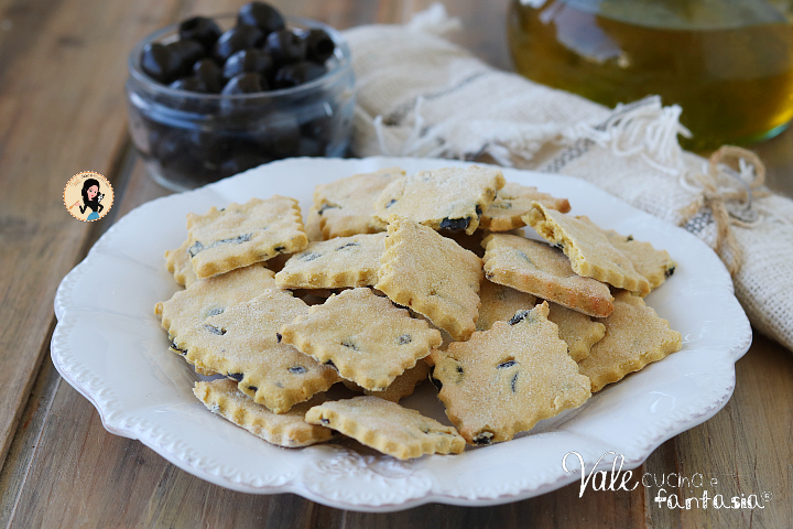 Crackers di ceci e olive ricetta pronta in 10 minuti!