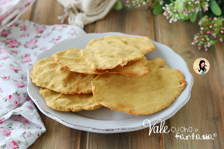 Sfoglie di ceci una ricetta sfiziosissima, croccante e pronta in pochissimi minuti!